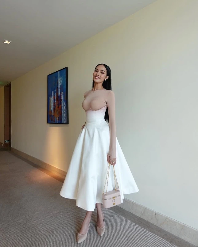 Miss World 2025: đại diện Thái lên đồ bó sát nhức mắt, bị quốc tế trừ điểm? - Hình 2