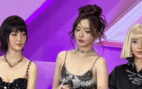 Tóm dính Bích Phương tách biệt, lạc lõng giữa dàn Em Xinh Say Hi - Hình 1
