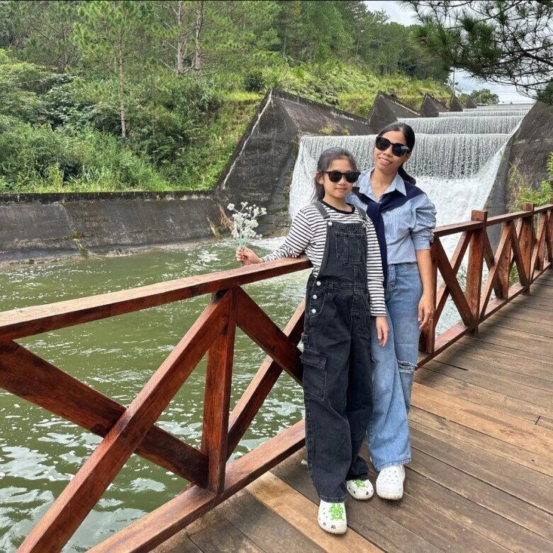 Ái nữ Mai Phương có mẹ mới, loạt ảnh tuổ.i 12 khiến CĐM sững người y đúc cố DV - Hình 4