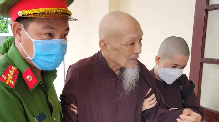Cô gái 2 lần sinh con cho thầy ông nội mất tích bí ẩn, giống hệt Diễm My? - Hình 8