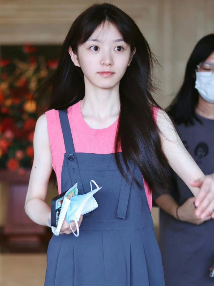 Dien Hi Vi: the most beautiful princess in China, caught by a passerby team in an unbelievable scene - Photo 3