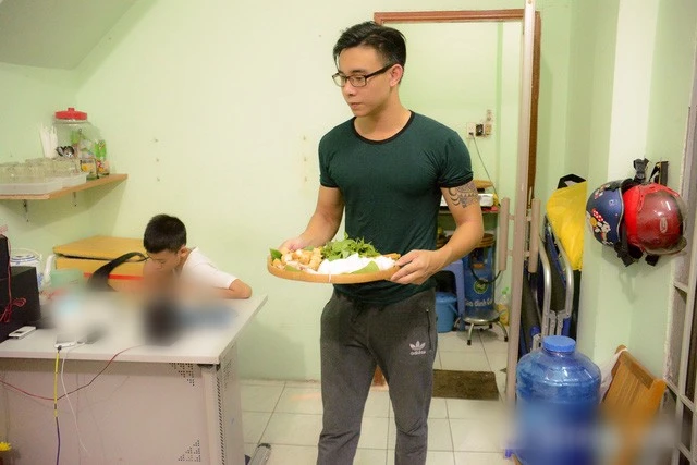 Đông Hùng: Thiếu gia thay mẹ trả nợ, rửa bát thuê, hot lại nhờ bè cho Võ Hạ Trâm - Hình 5