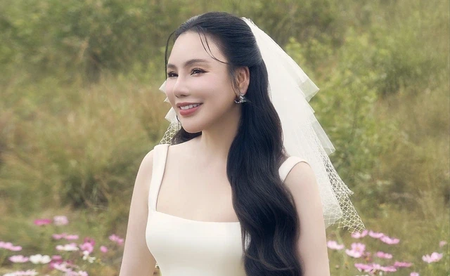 Hồ Quỳnh Hương xin vía màn bắt hoa cưới từ cặp đôi Vbiz khiến dân mạng bùng nổ - Hình 2
