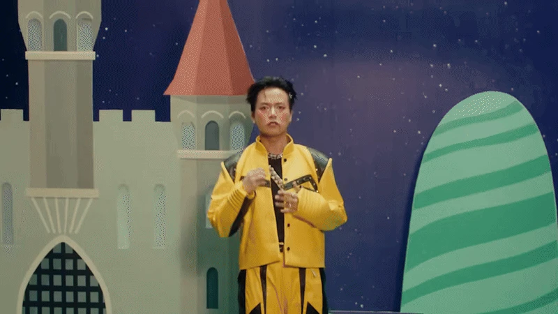 MV debut nhóm Anh Tài sao thế này: Như lẩu thập cẩm càng nghe càng sến, phối cảnh nghèo nàn tưởng sân khấu kịch - Hình 4