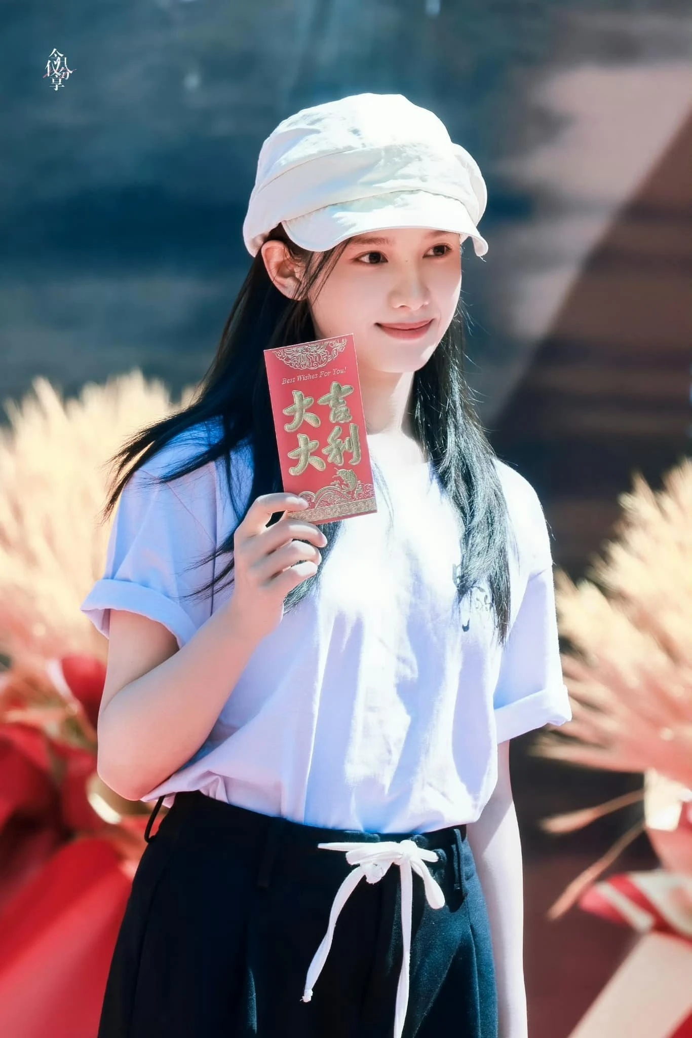 Mỹ nhân Trung Quốc đẹp như ánh nắng ở ngày khai máy phim mới: Nhan sắc đúng chuẩn mối tình đầu - Hình 2