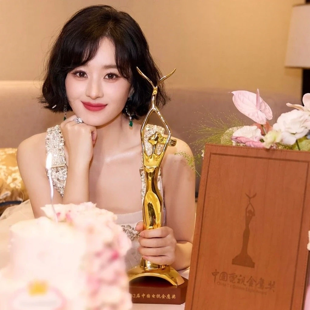 Triệu Đức Dận ngưu ma vương của Triệu Lệ Dĩnh, lộ quá khứ bán chất cấm? - Hình 11