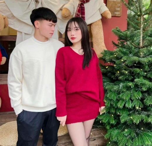 Vợ Hồ Văn Cường rộ nghi vấn cưới chạy bầu, ảnh ở quán cà phê tố ngược chính chủ? - Hình 2