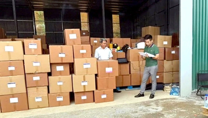 Vụ 100 tấn TPCN giả: thành phần đạt dưới 30%, lộ số tiền lót tay cựu Cục trưởng - Hình 7