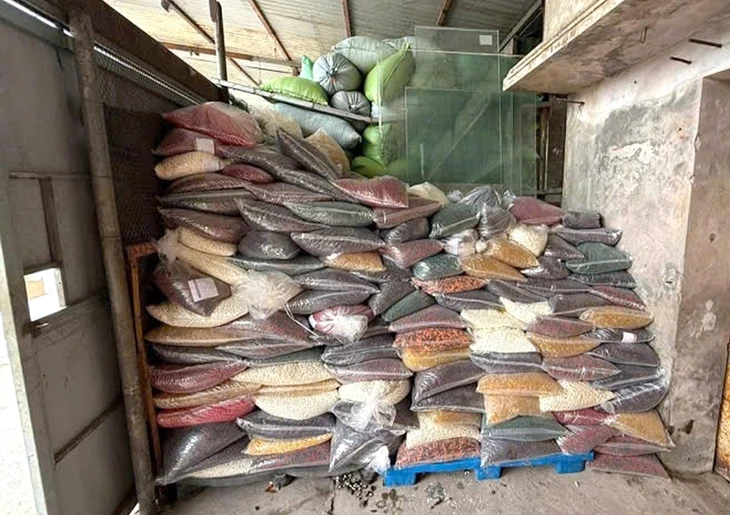 Vụ 100 tấn TPCN giả: thành phần đạt dưới 30%, lộ số tiền lót tay cựu Cục trưởng - Hình 6
