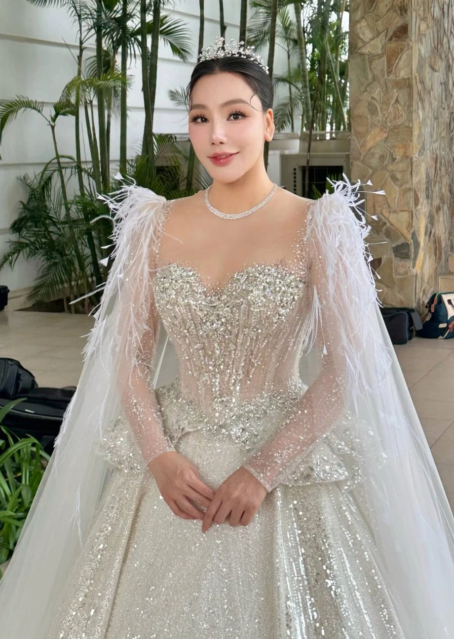 Hồ Quỳnh Hương: 2 lần tốt nghiệp thủ khoa, sòng phẳng với đàn ông, giờ viên mãn - Hình 2
