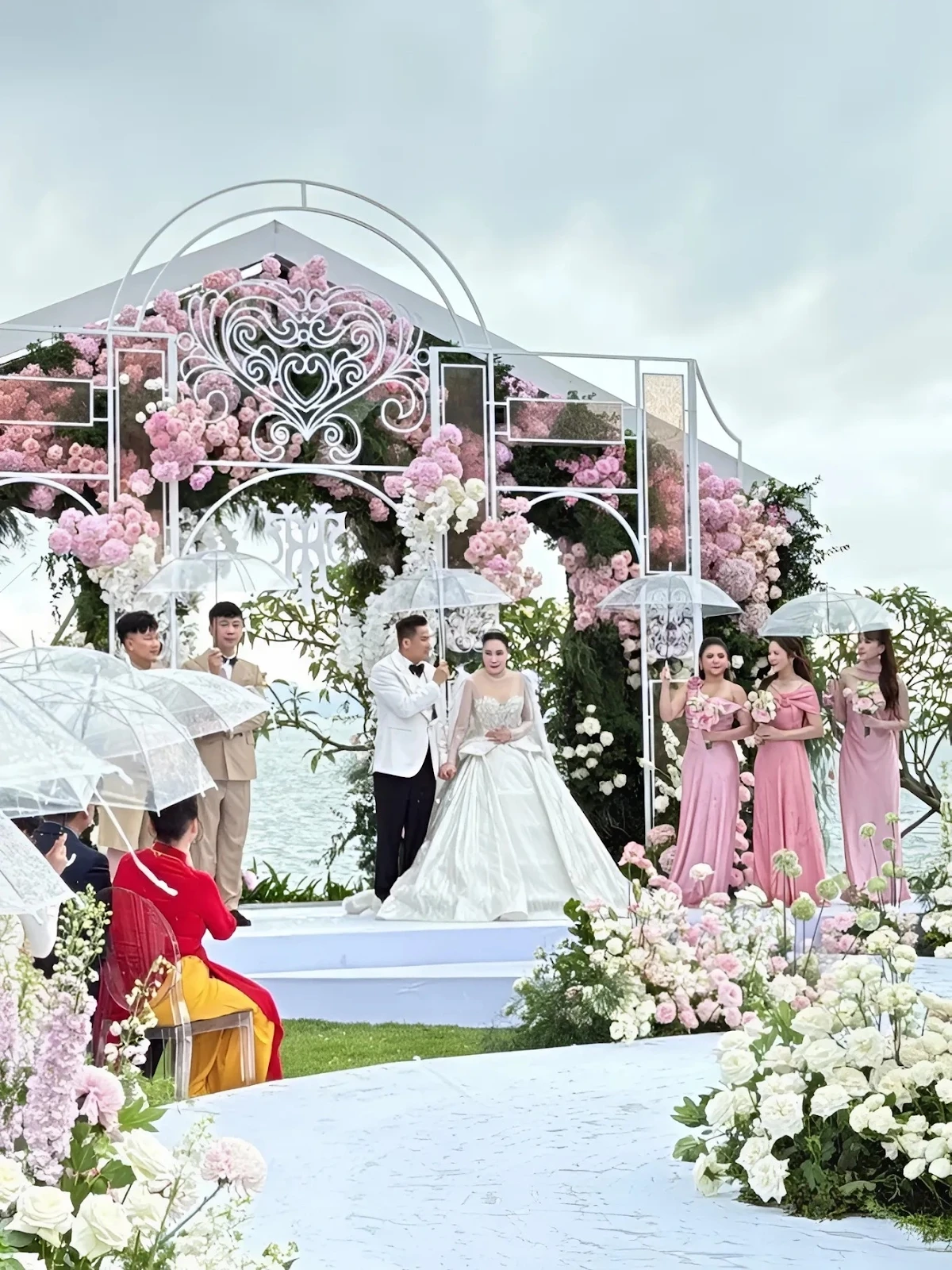 Hồ Quỳnh Hương khoe con trai 2 tuổi, CĐM đồng loạt phán không thoát kiếp đẻ thuê - Hình 3