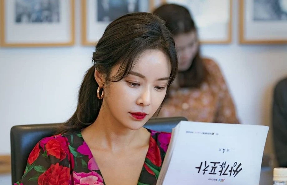 Hwang Jung Eum: phú bà giàu sụ của HQ, vẫn biển thủ tiề.n công trục lợi cá nhân - Hình 4