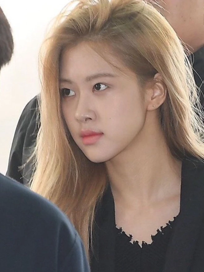 Mặt mộc Blackpink qua AI: Jisoo lộ dấu hiệu lão hoá, Lisa - Jennie sắp già? - Hình 8