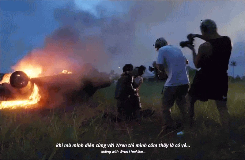 Rộ video Wren Evans hôn đắm đuối 1 cô gái, còn có phản ứng lạ gây tranh cãi? - Hình 4