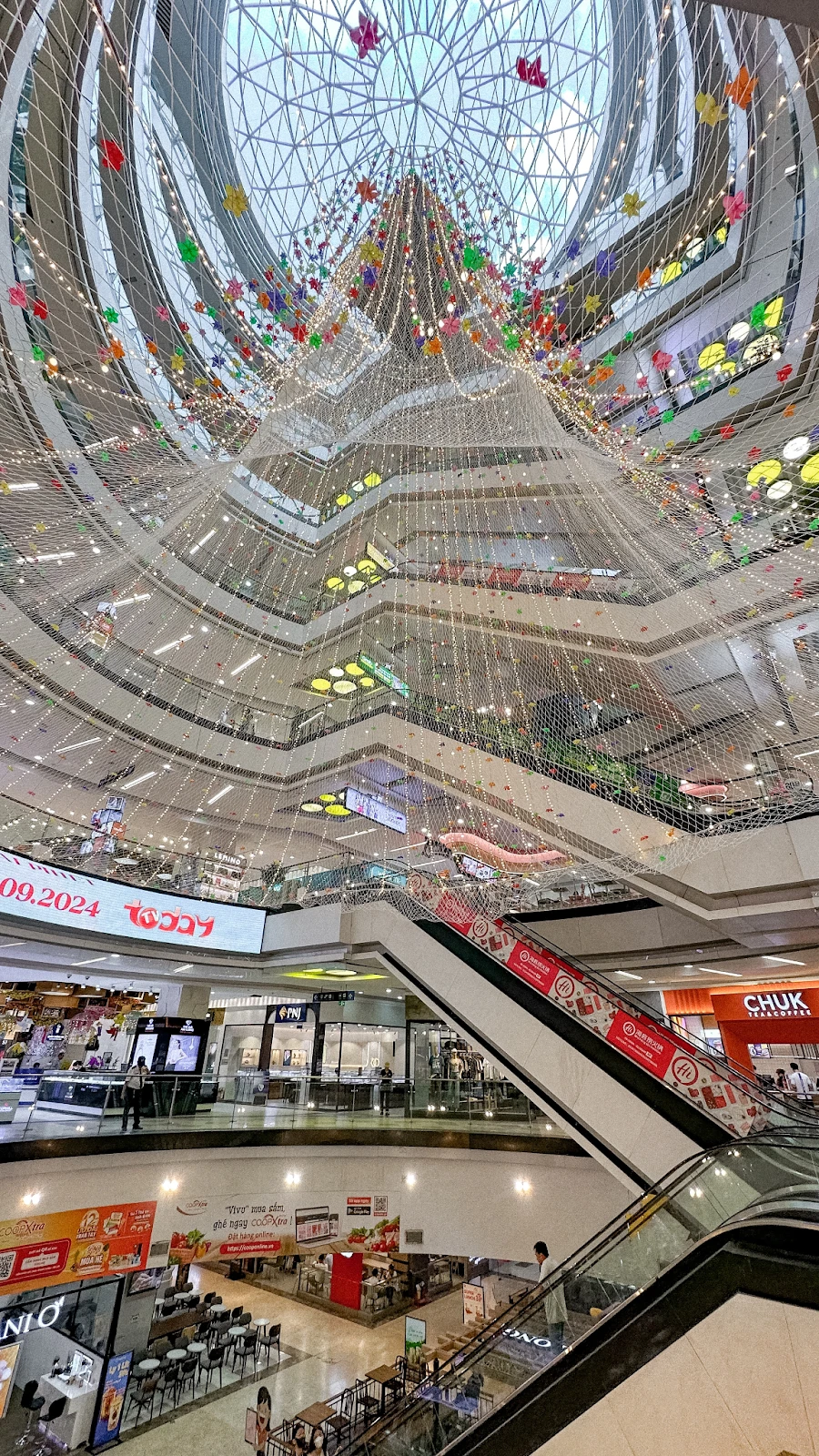 Vạn Hạnh Mall sau 3 vụ rúng động: Ai đến cũng vô thức làm 1 việc hệt nhau - Hình 5