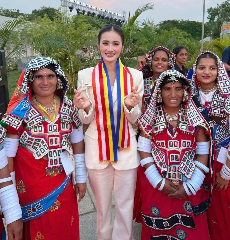 Ý Nhi ghi điểm ở Miss World, phải thức 5h sáng, ngủ ít tiếng, nói 1 câu nghe xót - Hình 1