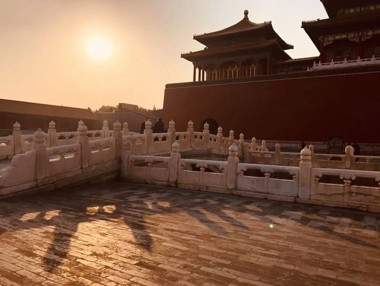 Bí ẩn Tử Cấm Thành: Sân gạch bị nứt, vô tình hé lộ bí mật động trời? - Hình 2