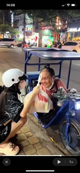 Bún - Idol livestream được yêu mến không chỉ vì sắc đẹp mà còn nhờ những hoạt động từ thiện ý nghĩa - Hình 3
