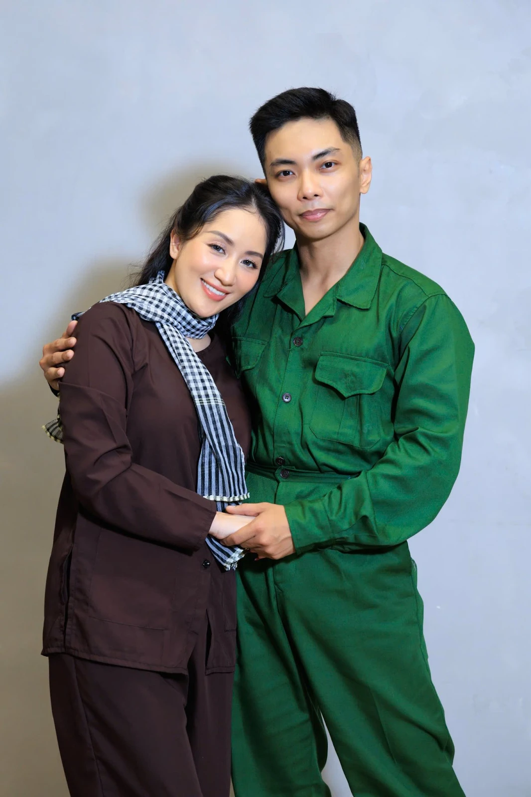 Mẹ ruột Phan Hiển: Trẻ đẹp không kém Khánh Thi, mắng con trai bênh con dâu - Hình 3