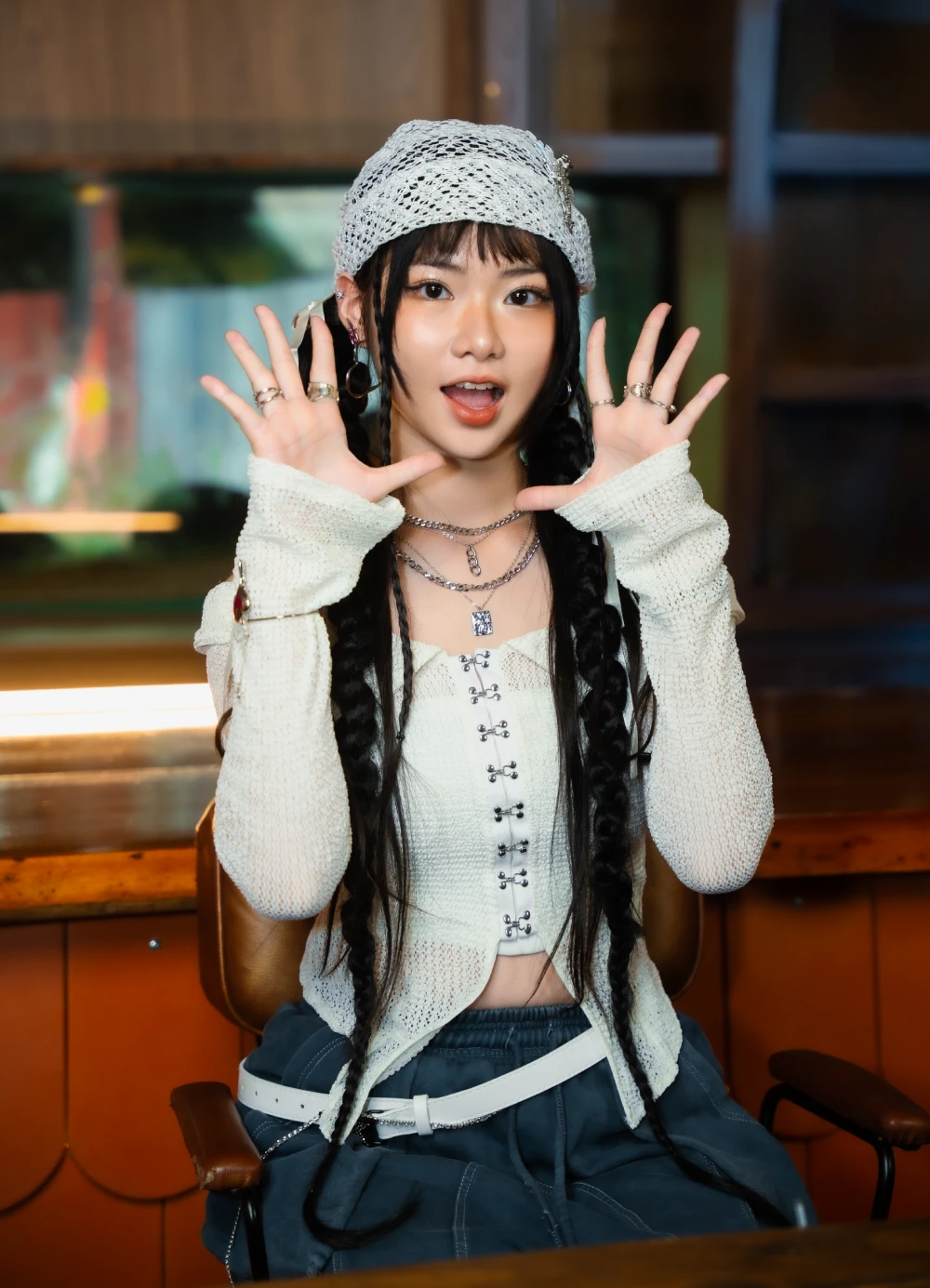 Ánh Sáng AZA: Nhỏ nhất Em xinh, 12 tuổ.i làm idol, 1 mình sang TL thi sống còn - Hình 8