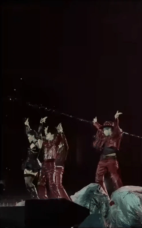 Concert Anh Trai ở Mỹ: giá vé dát vàng, MXH bùng nổ tranh cãi ảo quyền lực? - Hình 7