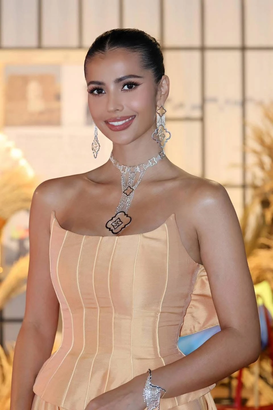 Miss Grand hot nhất bỏ vương miện thi Miss Universe, Nawat cố tỏ ra mình ổn? - Hình 5