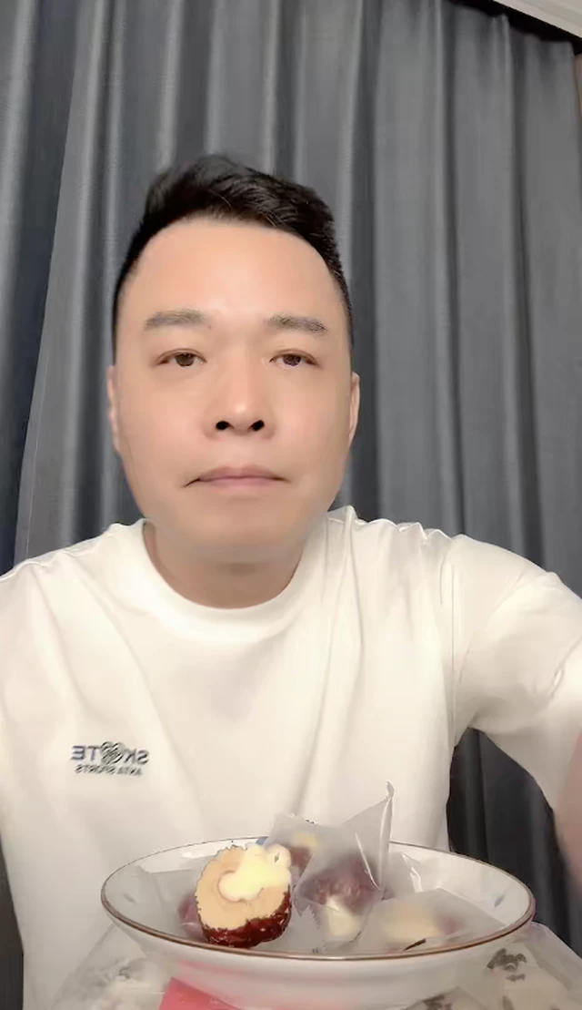 Rộ clip Tôn Bằng lạy Dịch Dương, năn nỉ về nhà, Nhất Dương hành động bất ngờ - Hình 5