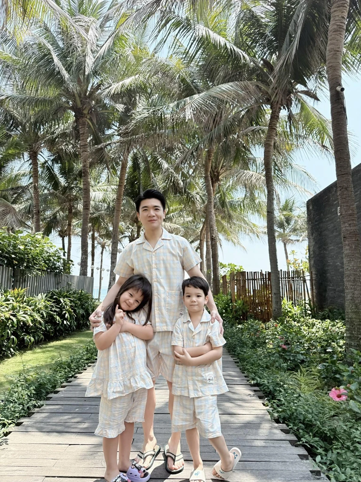Cậu cả bầu Hiển có con lần 3, vợ bí ẩn lộ thân thế, dâu thứ Đỗ Mỹ Linh ra rìa? - Hình 3