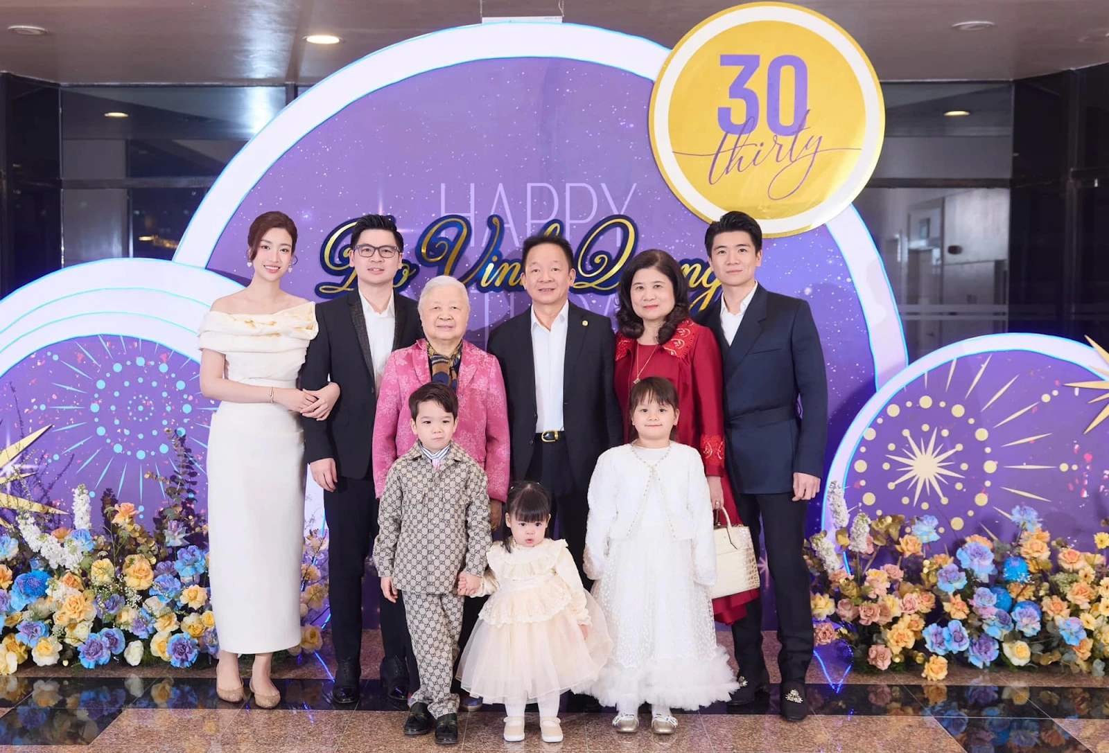 Cậu cả bầu Hiển có con lần 3, vợ bí ẩn lộ thân thế, dâu thứ Đỗ Mỹ Linh ra rìa? - Hình 6
