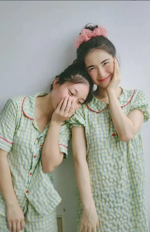 Hòa Minzy chi trăm triệu tặng quà trợ lý, biểu cảm ra sao mà khiến CĐM rần trời? - Hình 5