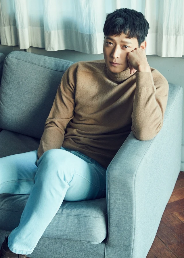 Kang Dong Won mở ra trào lưu mỹ nam đẹp hơn hoa, thắng đời 126.000 tỷ là ai? - Hình 5