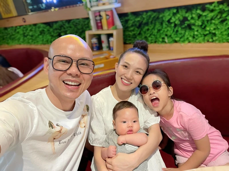Phan Đình Tùng: Từng muốn làm linh mục, thủng màng nhĩ, giờ ra sao? - Hình 3