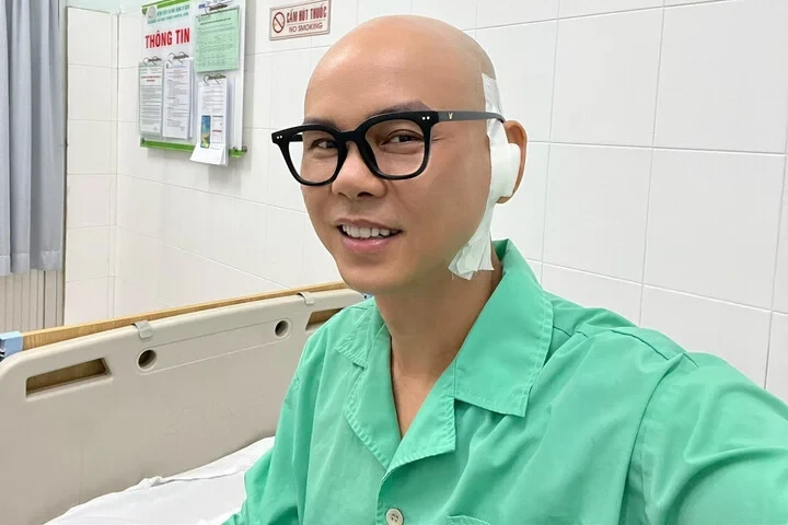 Phan Đình Tùng: Từng muốn làm linh mục, thủng màng nhĩ, giờ ra sao? - Hình 8