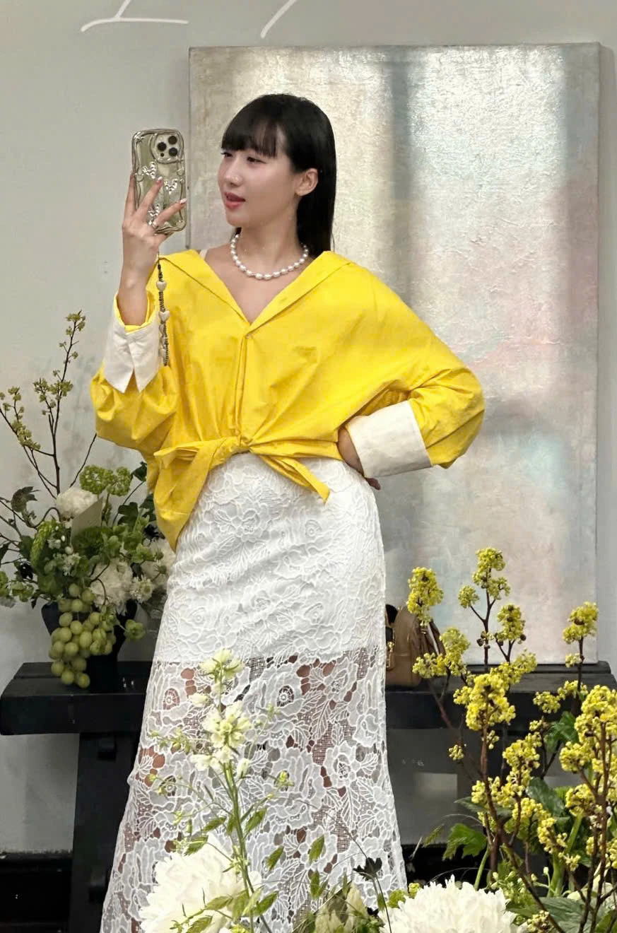Sắm ngay sắc vàng cho tủ đồ ngày hè thêm bắt mắt - Hình 8