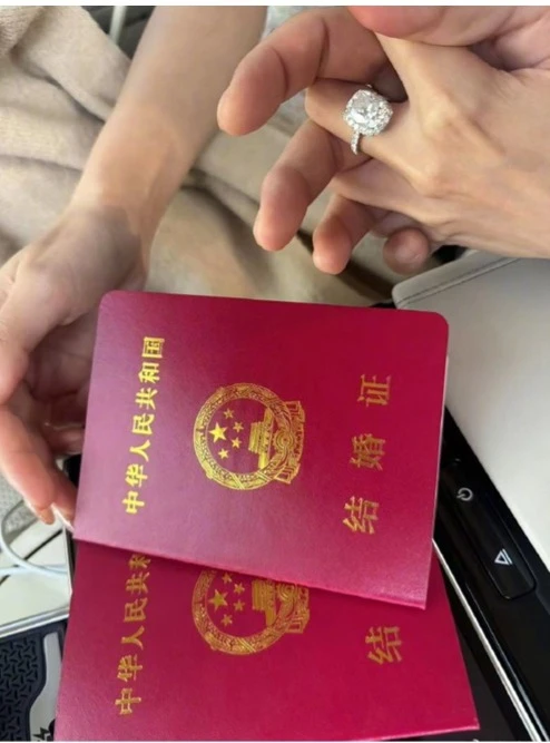 Chồng cũ cưới hot girl sau 3 tháng Từ Hy Viên qua đời: Cbiz tẩy chay gắt đám cưới khiến Uông Tiểu Phi muối mặt - Hình 8