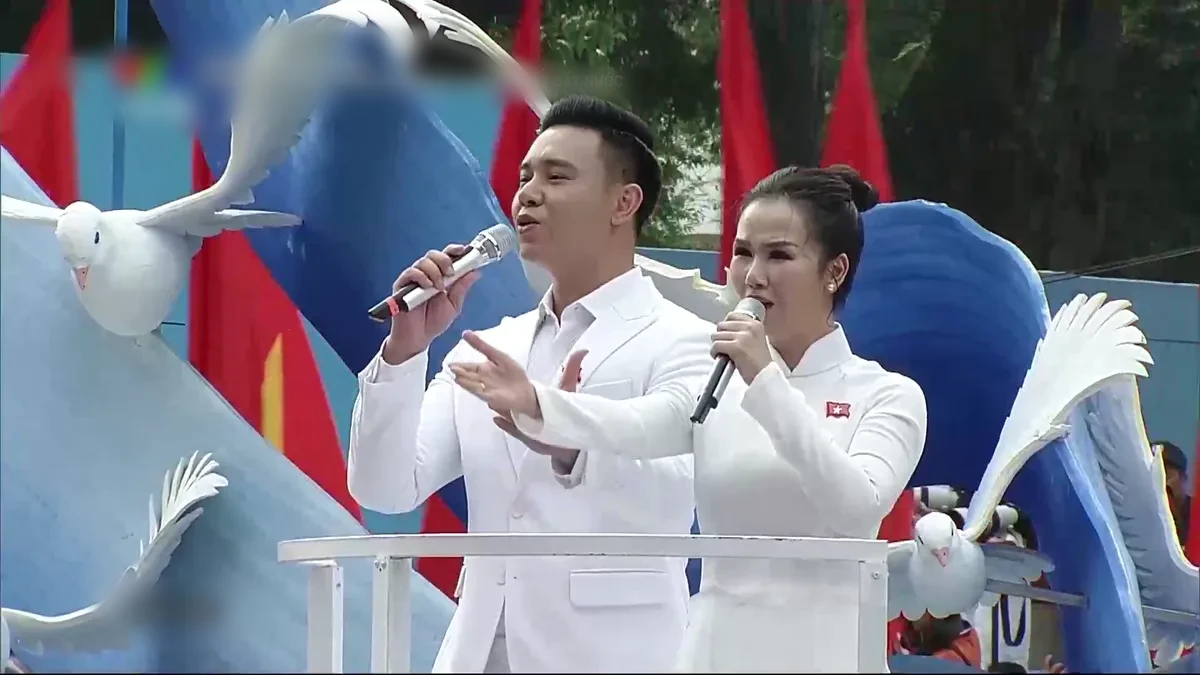 Duyên Quỳnh giành giật với Võ Hạ Trâm, còn có động thái lạ, CĐM đào lại quá khứ? - Hình 2