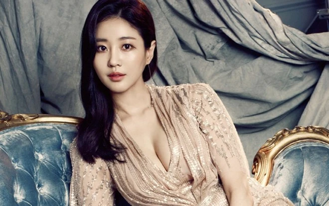 Kim Sa Rang: Hoa hậu Hàn lao đao vì ồn ào tình tiề.n, nhận diễn tiểu phẩm rác - Hình 1