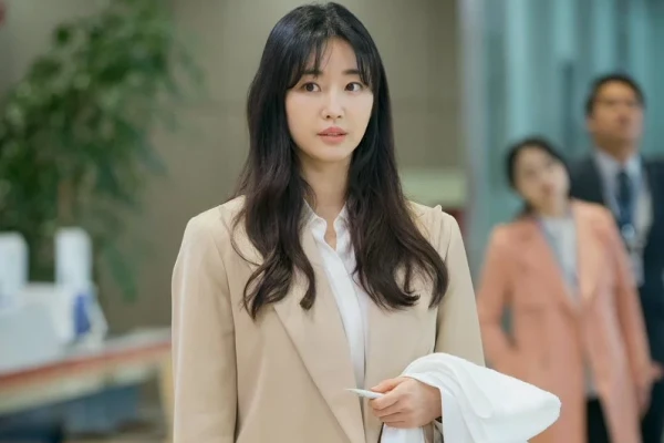 Kim Sa Rang: Hoa hậu Hàn lao đao vì ồn ào tình tiề.n, nhận diễn tiểu phẩm rác - Hình 5