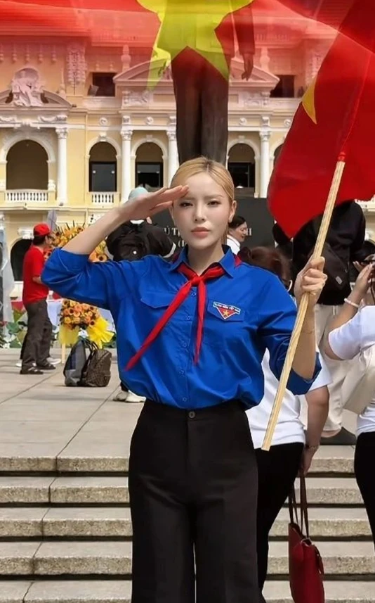 Kỳ Duyên vừa lên mặt với CĐM mặc áo Đoàn, đeo khăn quàng đỏ, liền gặp biến? - Hình 4