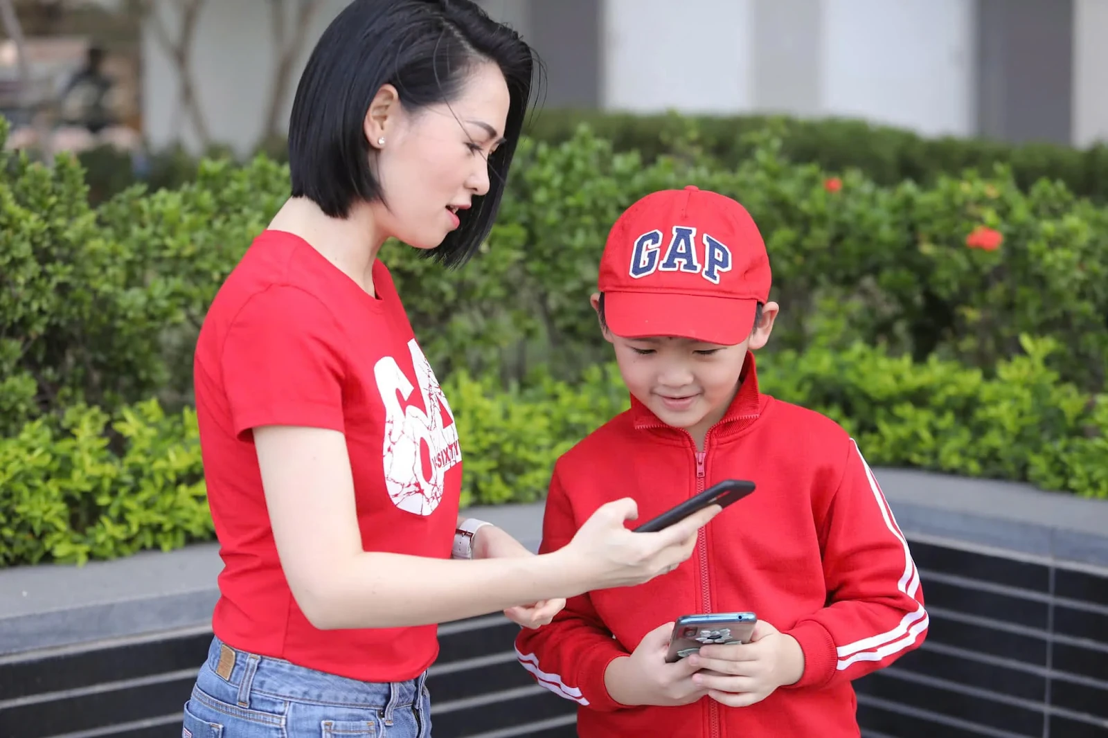 MC Thúy Hằng giúp nhân vật PV nhí gỡ rối dịp 30/4, lộ profile gây chú ý - Hình 9