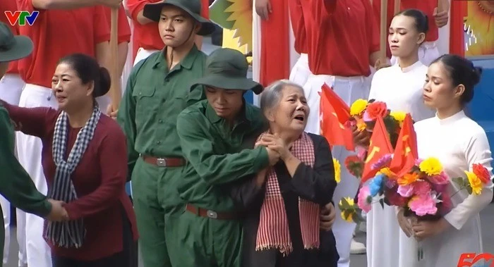 NS Lê Thiện giấu nhập viện cấp cứu, quyết diễn 30/4, nói 4 chữ gây xúc động - Hình 1