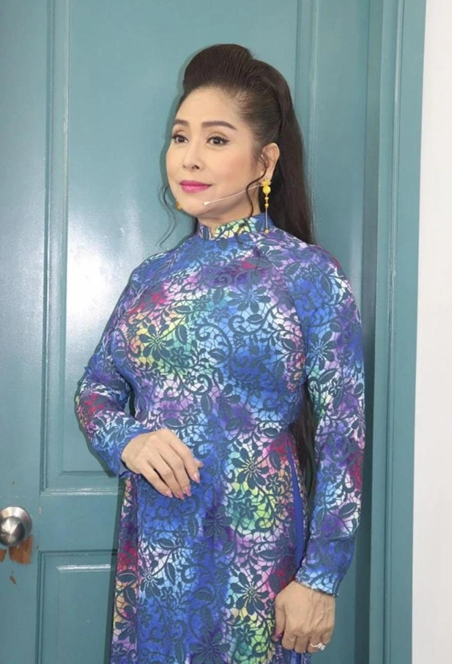 NSƯT Phượng Hằng: Hơi dài nhất làng cải lương, ở biệt thự chục tỷ, chồng là ai? - Hình 4