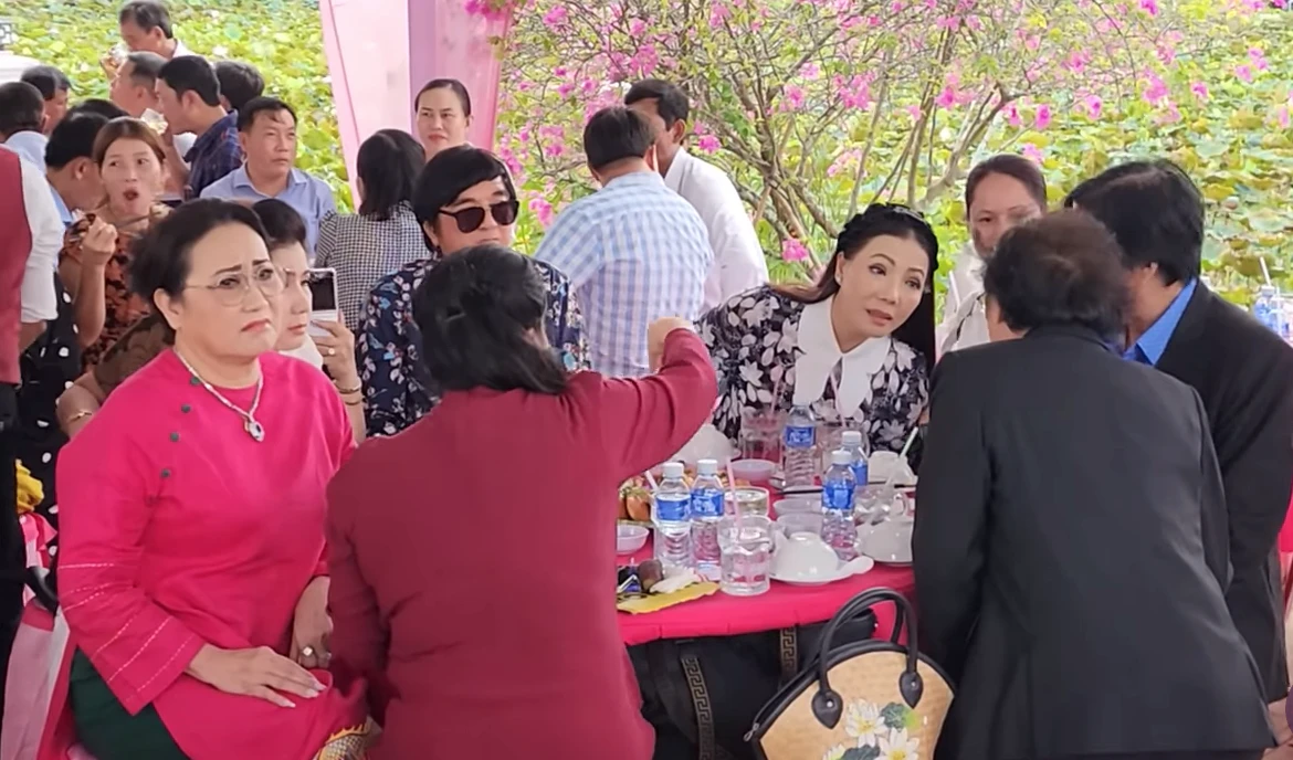 Con gái Vũ Linh bị mẹ nuôi từ mặt, mắng vô ơn, mở tiệc sinh nhật mời cô 6 - Hình 1