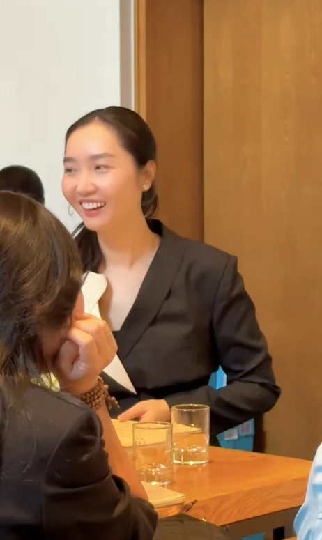 Cường Đô La thay mẹ nắm quyền, em gái lộ diện, được khen ăn đứt 1 điều - Hình 6