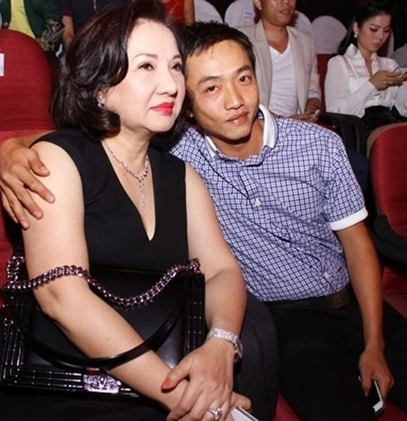 Cường Đô La thay mẹ nắm quyền, em gái lộ diện, được khen ăn đứt 1 điều - Hình 3