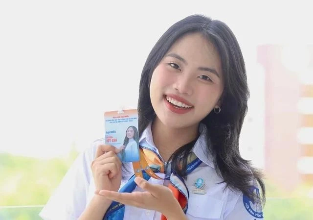 Phương Mỹ Chi: từ C.ô b.é dân ca đến mỹ nhân đa tài, nắm trong tay tài sản khủng - Hình 7