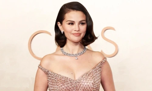 Selena Gomez mặc áo cưới, nhan sắc xinh đẹp, nhưng bị nghi copy vợ Justin Bieber - Hình 6