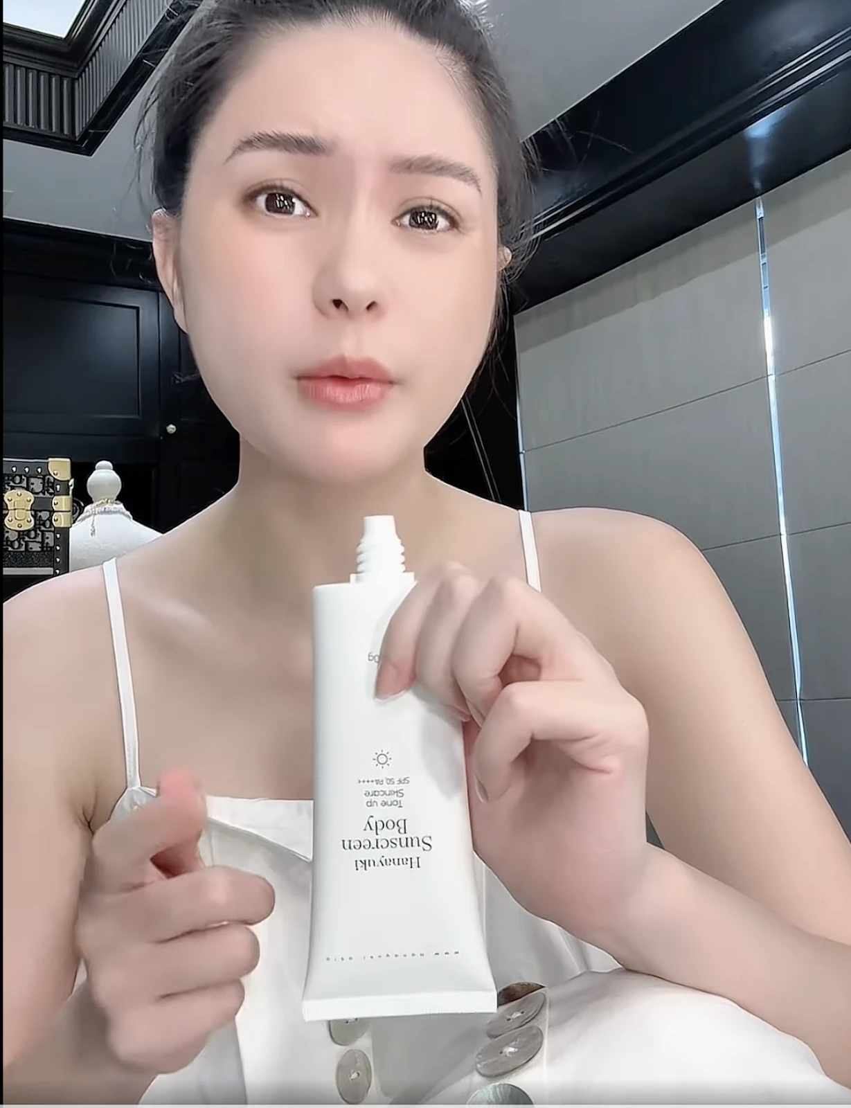 Sở Y tế ra quyết định nóng liên quan Nguyễn Quốc Vũ, Đoàn Di Băng phản ứng sao? - Hình 1