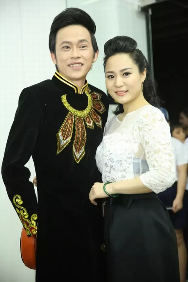 Con nuôi Hoài Linh dính ồn ào đòi nhà, sự nghiệp mờ nhạt, 2 năm mất giọng - Hình 1