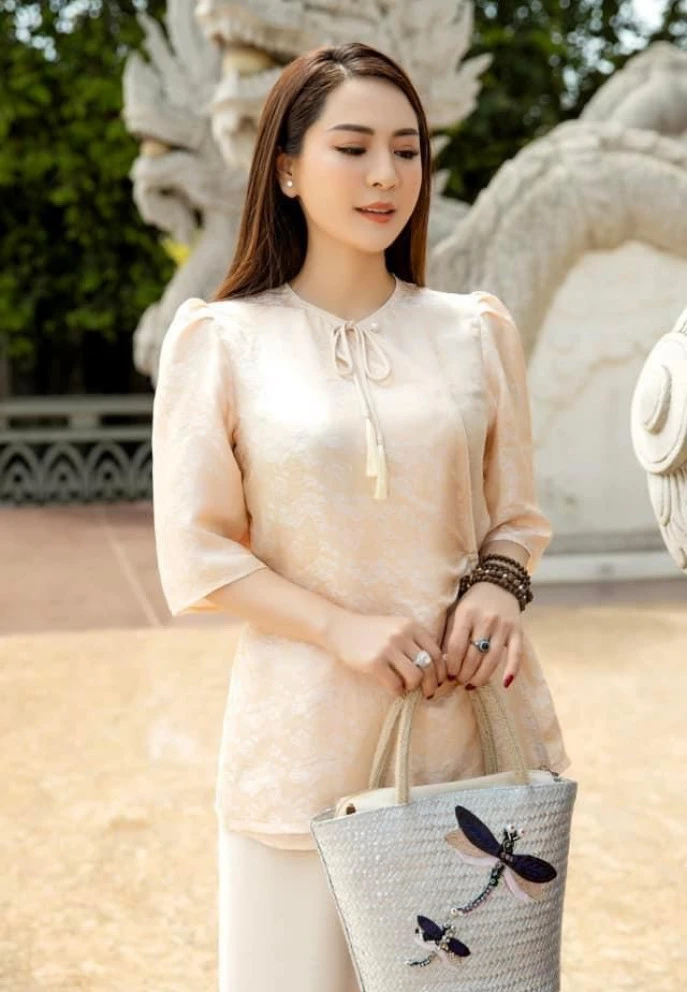 Con nuôi Hoài Linh dính ồn ào đòi nhà, sự nghiệp mờ nhạt, 2 năm mất giọng - Hình 10